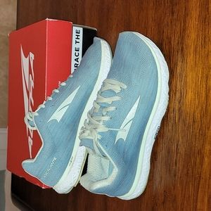 Altra Escalante Women's sz 8.5